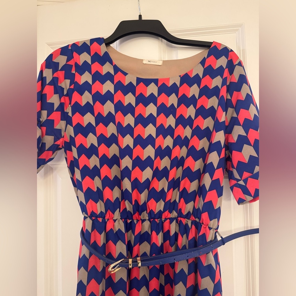 Everly Multicolor Chevron Dress - Picture 2 of 6